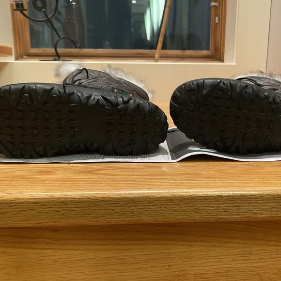 PAJAR rain/snow boots. Lace up front. Dark Brown. Fur trimmed S40 (9-9 1/2) - Picture 6 of 6